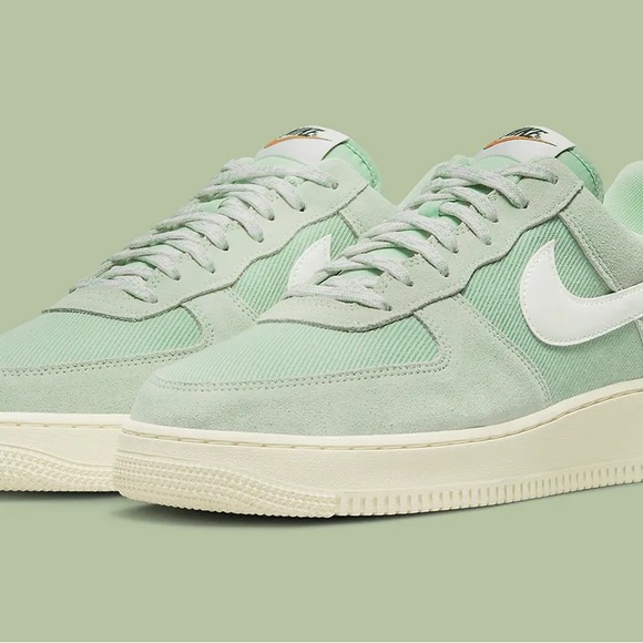 Nike Air Force 1 '07 LV8 "Certified Fresh" Men's Shoe DO9801-300 - Picture 2 of 6